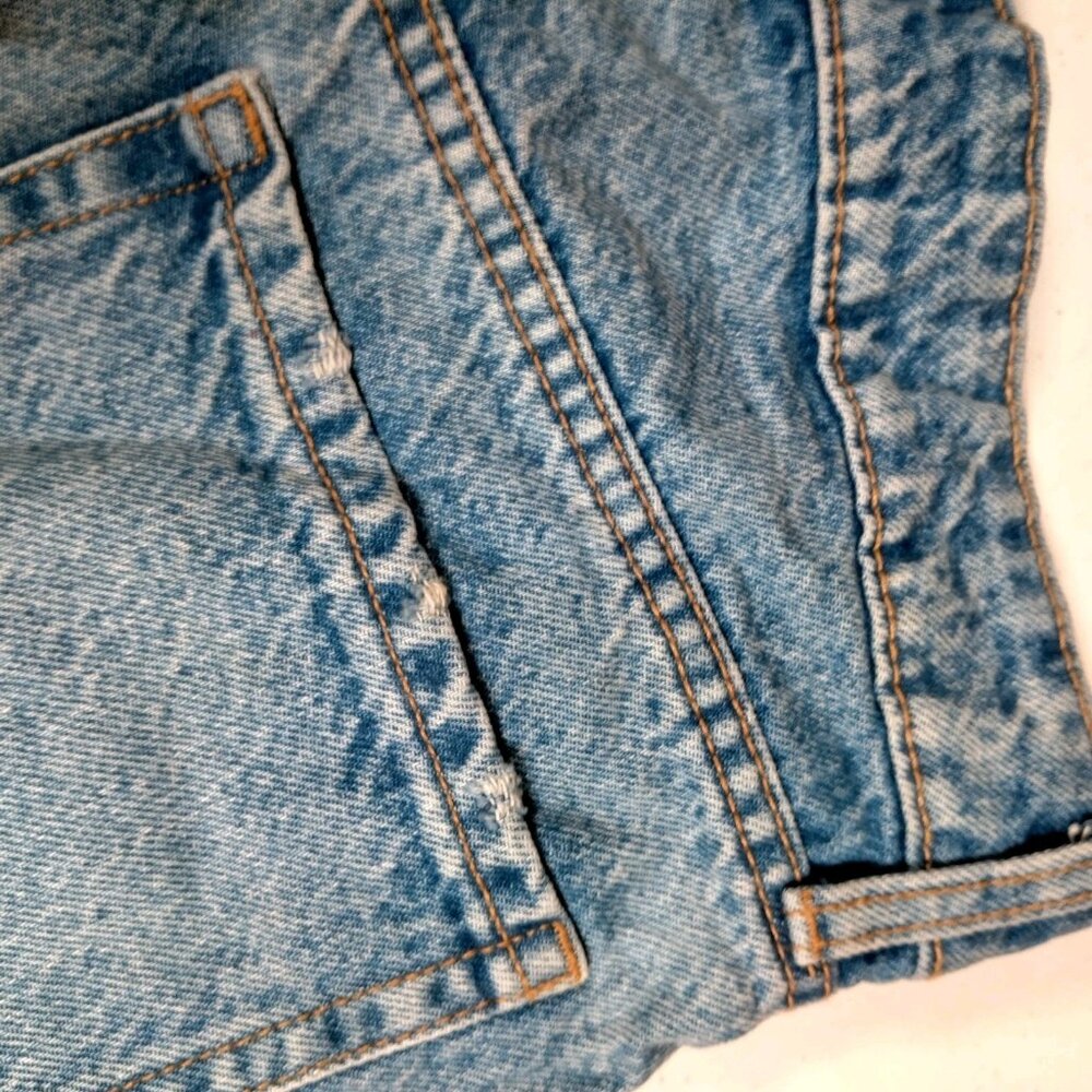 Old Navy Jean Shorts Women 10 OG Straight Light Wash Denim Distressed Button Fly - Picture 9 of 15
